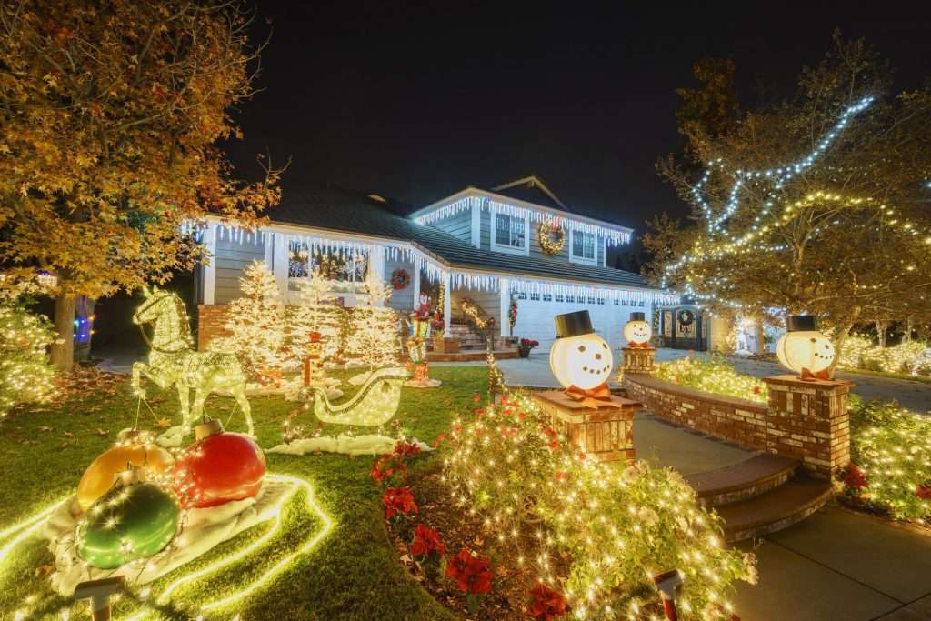 How Much Electricity Do Christmas Lights Use (2)