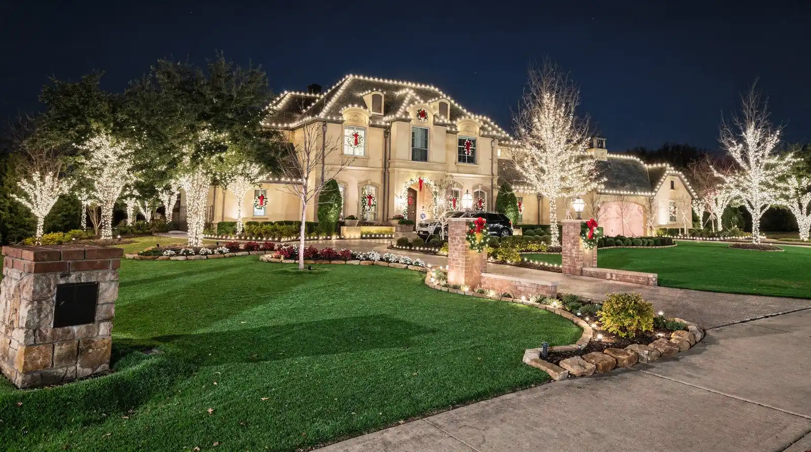 Residential turf choices range from picturesque landscape turf to luxurious turf, pet-friendly turf