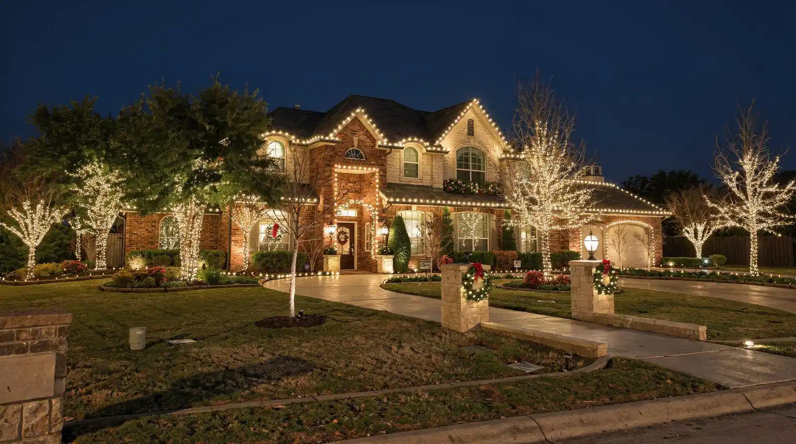 Nine property factors set the final price for professional vacation lighting installation in Frisco: home